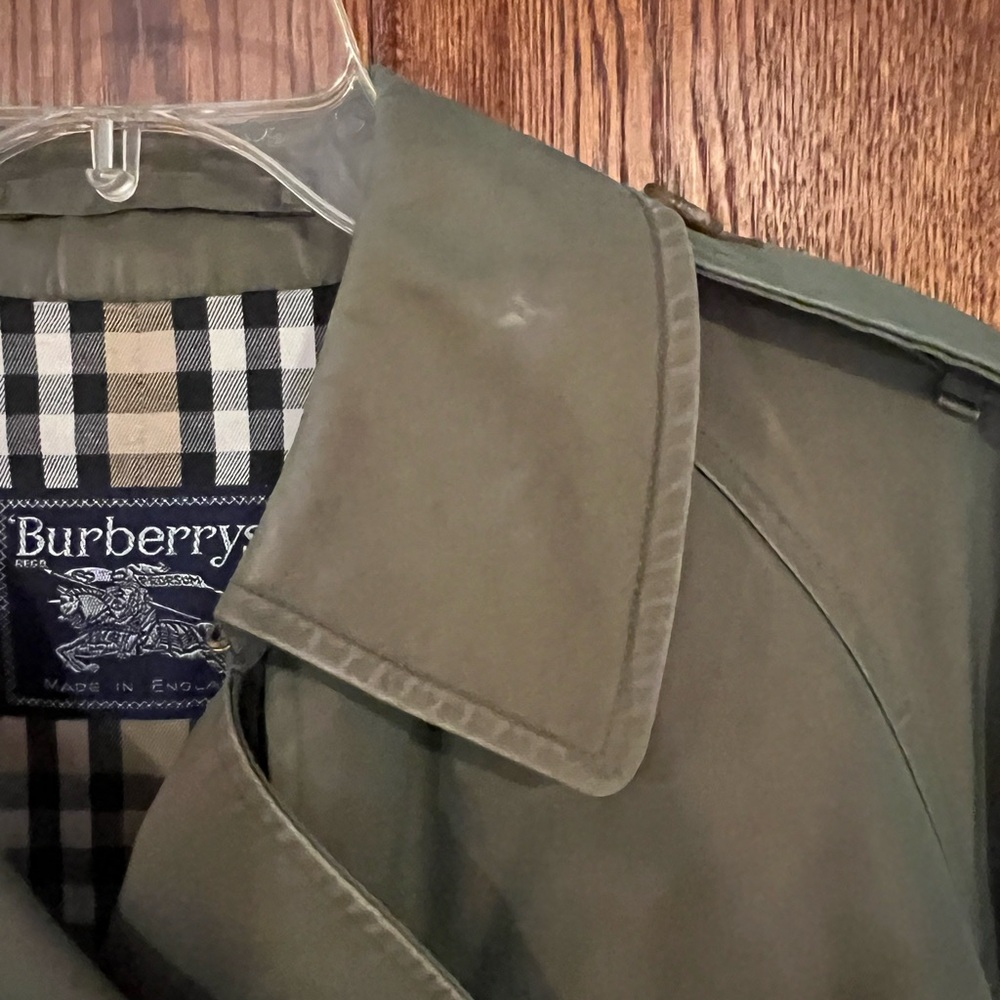 Iconic Vintage Burberry Trench Coat - Picture 5 of 11